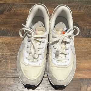 Nike waffle debut Off-White and Beige Sneakers sz 8